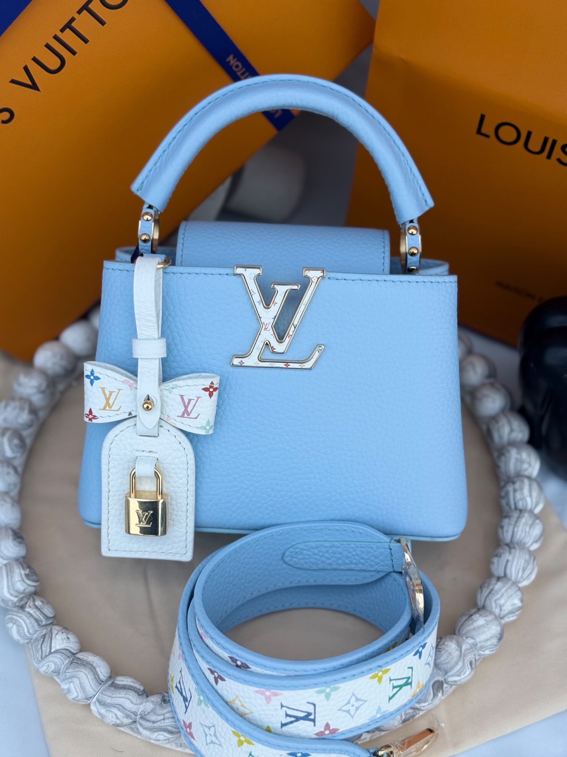 Louis Vuitton Capucines BB Handbag - Image 5