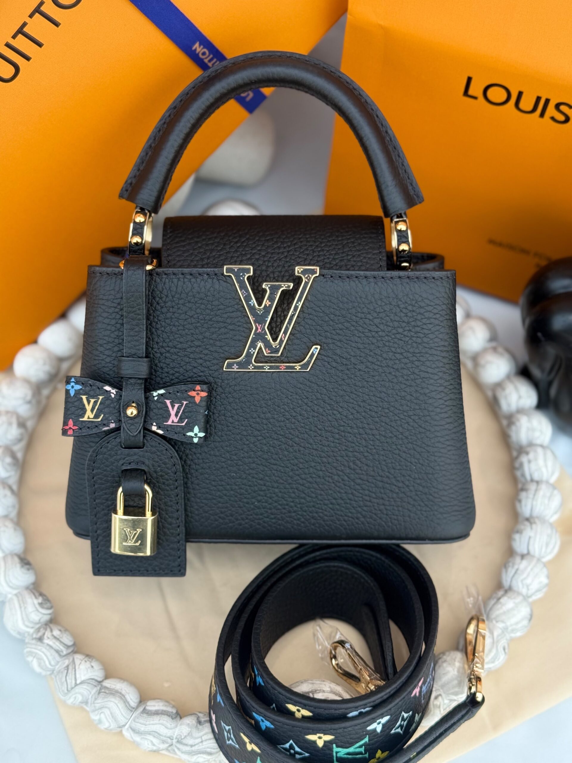 Louis Vuitton Capucines BB Handbag - Image 4