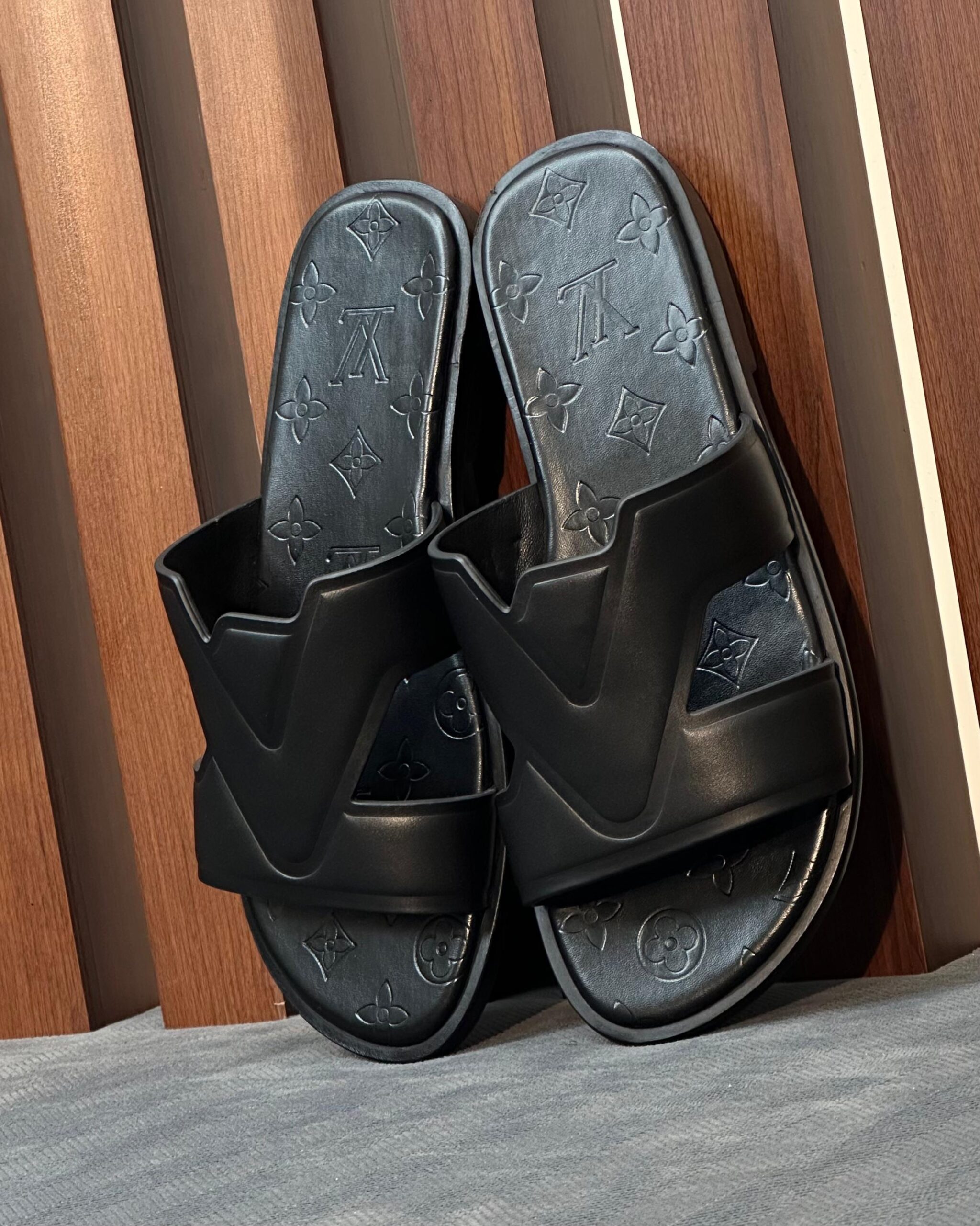 Louis Vuitton LV Oasis Mules - Image 4