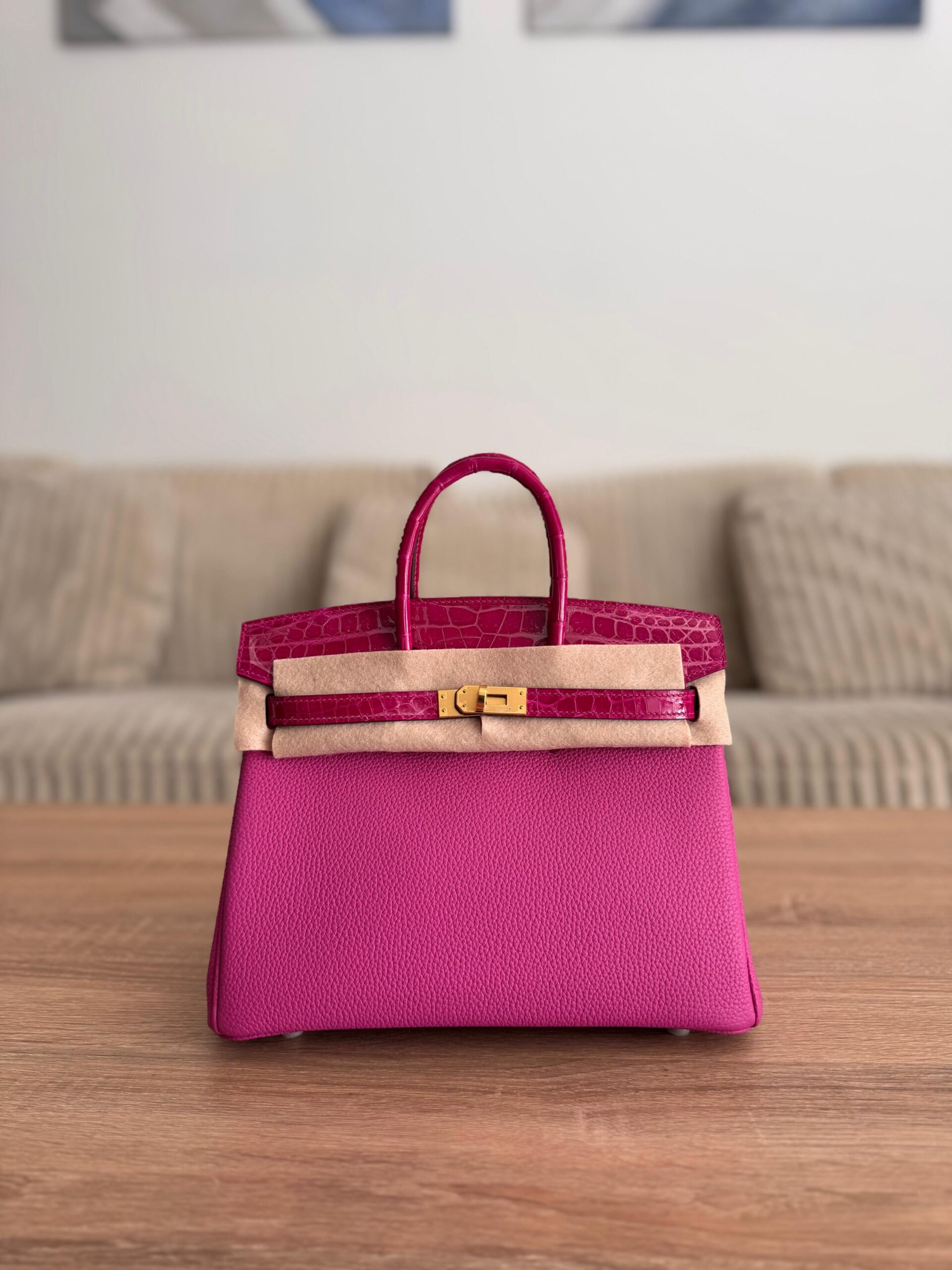 Hermès Birkin 25 in Togo Leather Featuring Distinctive Matte Alligator Touch Handles And Flaps - Image 6