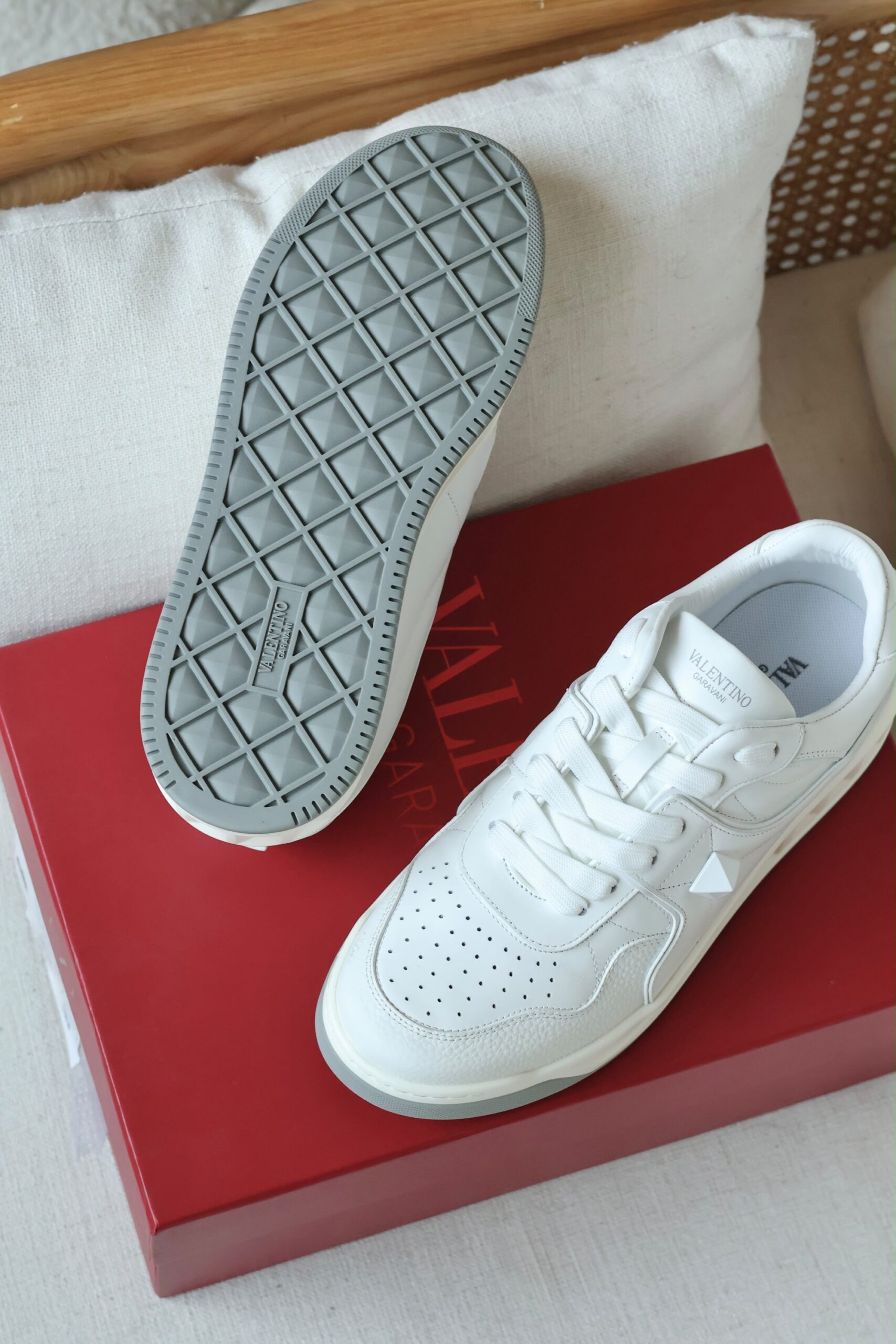Valentino Garavani One Stud Low-Top Sneakers - Image 4