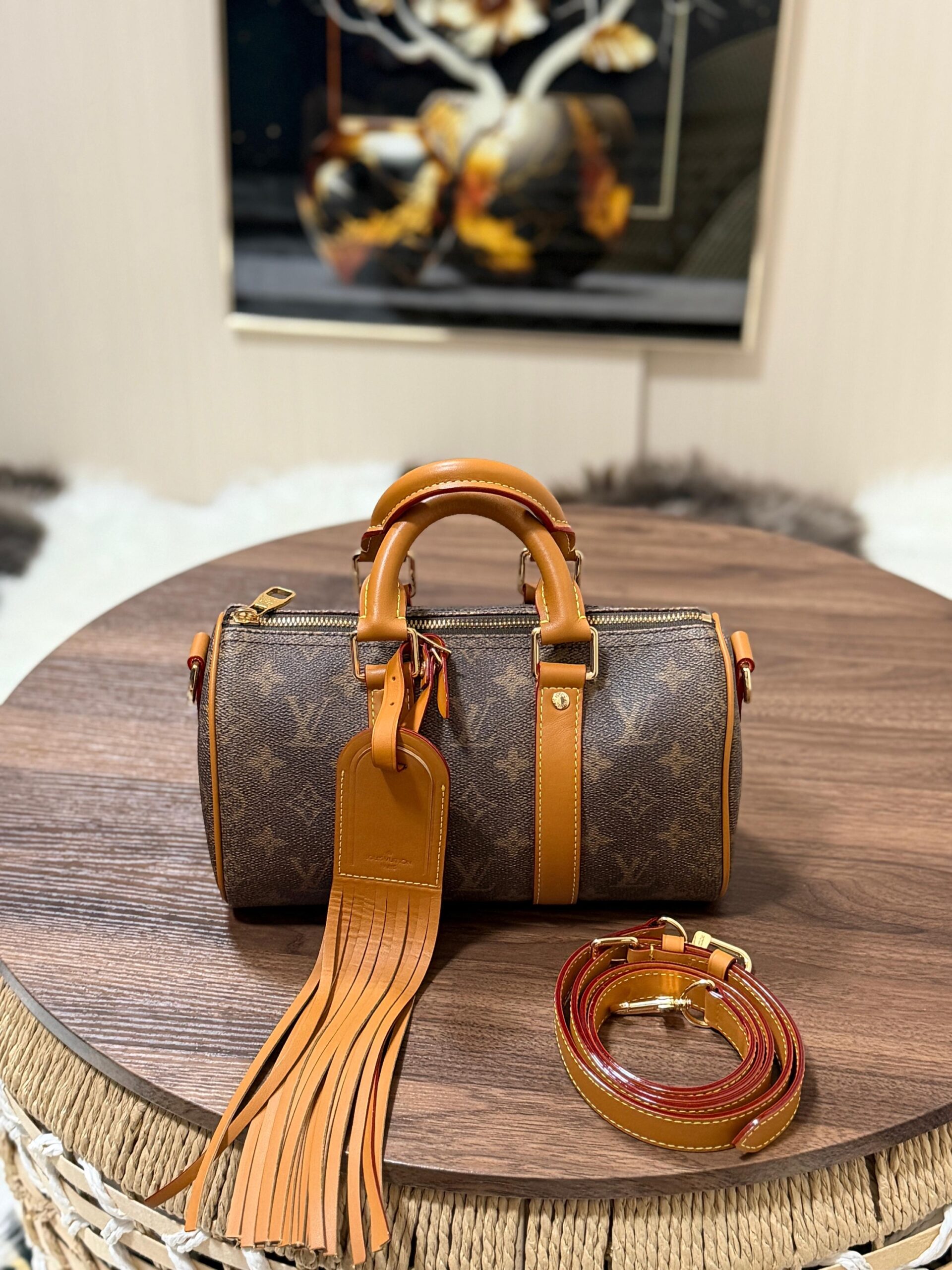 Louis Vuitton Keepall Bandoulière 25 in Monogram - Image 3
