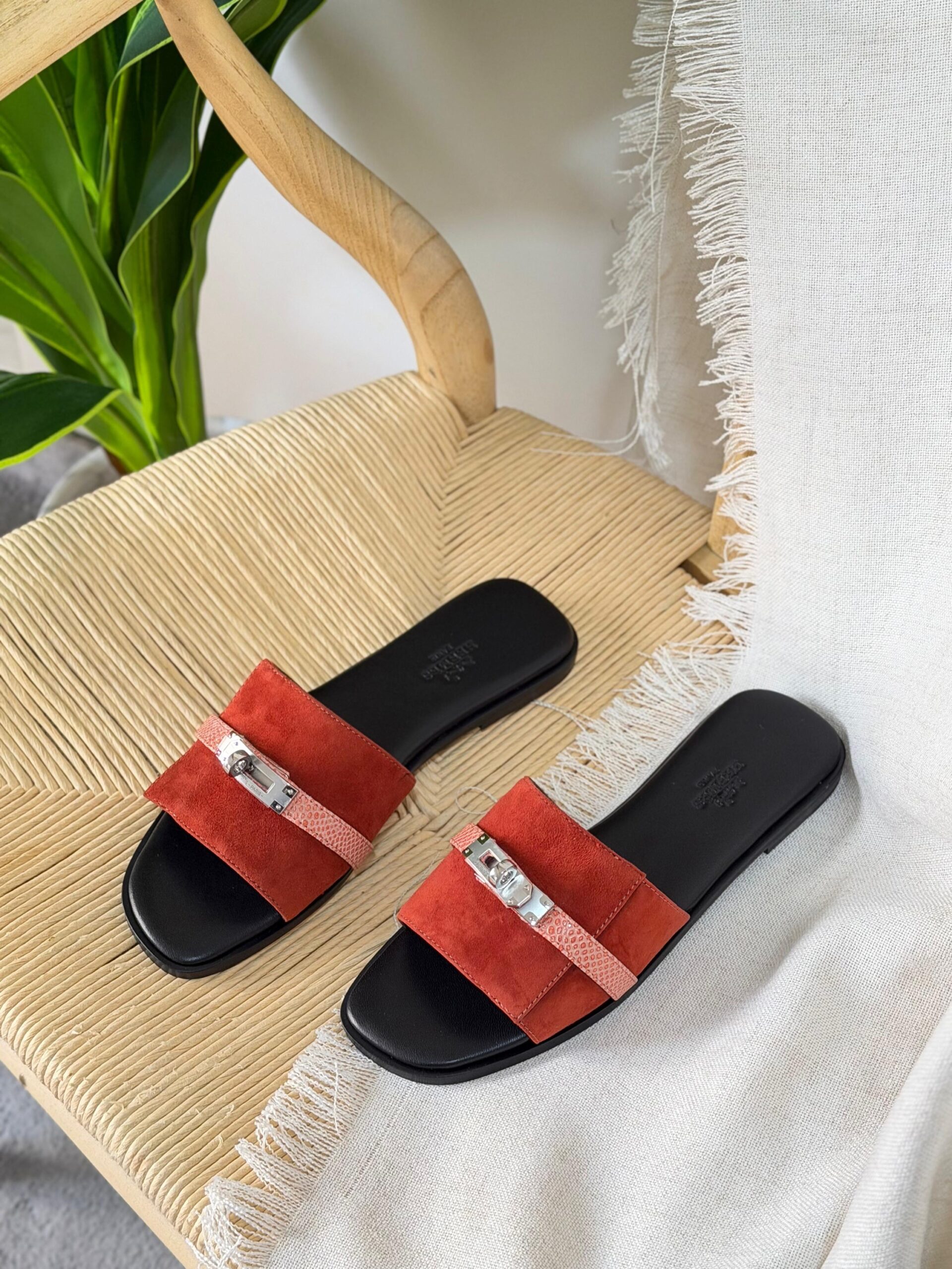 Hermès Giulia Flat Sandal - Image 2